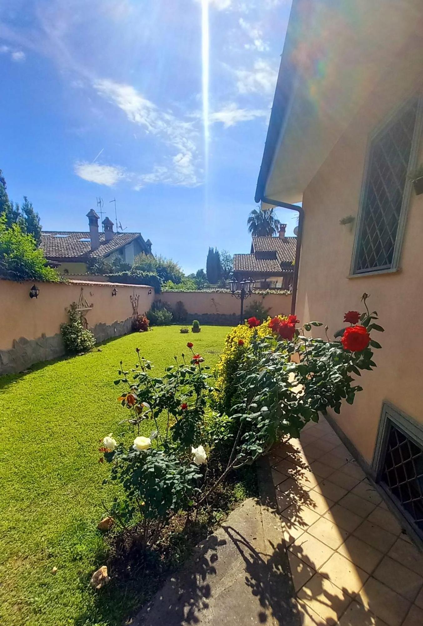 Vittorio Apartment Infernetto